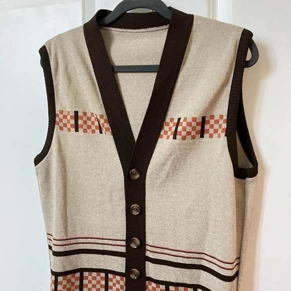 Vintage 70’s Acrylic Tan Funky Knit Grandpa Sweater Vest Neutral Mid Century - Picture 2 of 4
